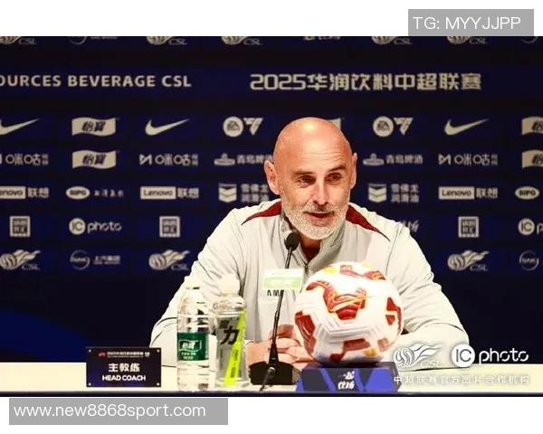 上海海港在中超联赛第29轮中以三球优势战胜浙江俱乐部绿城展现强劲实力