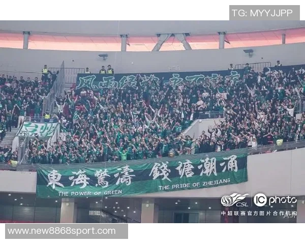 上海海港在中超联赛第29轮中以三球优势战胜浙江俱乐部绿城展现强劲实力